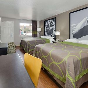 Queen Room Two Queen Beds Smoking
